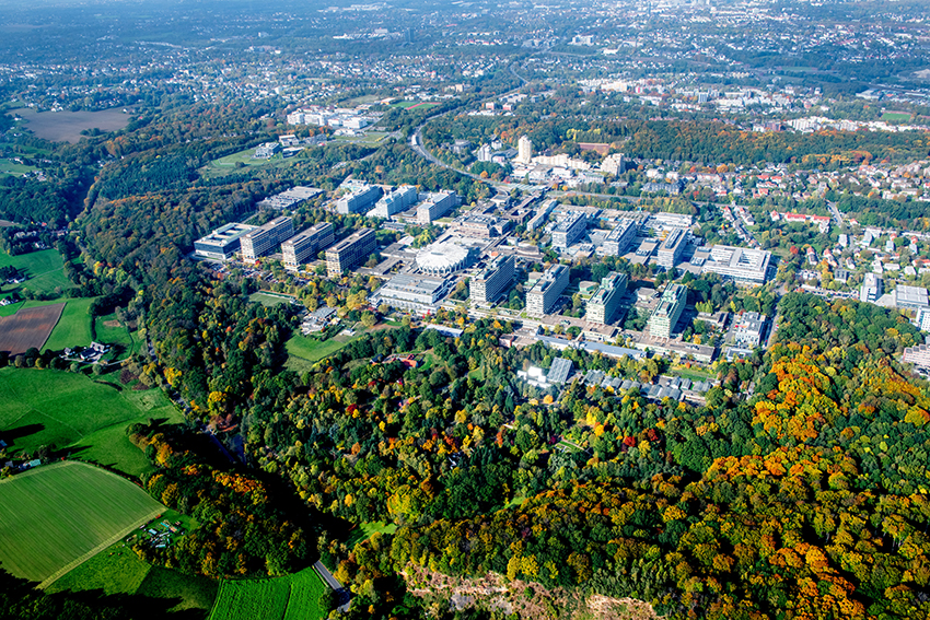 Luftaufnahme des Campus der RUB aus Richtung Süden