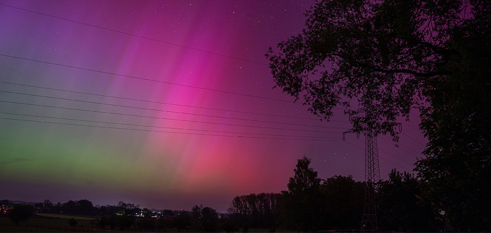 20260121 Polarlichter_patrick von der wehd_unsplash Grüne und pinke Polarlichter bei Nacht.
